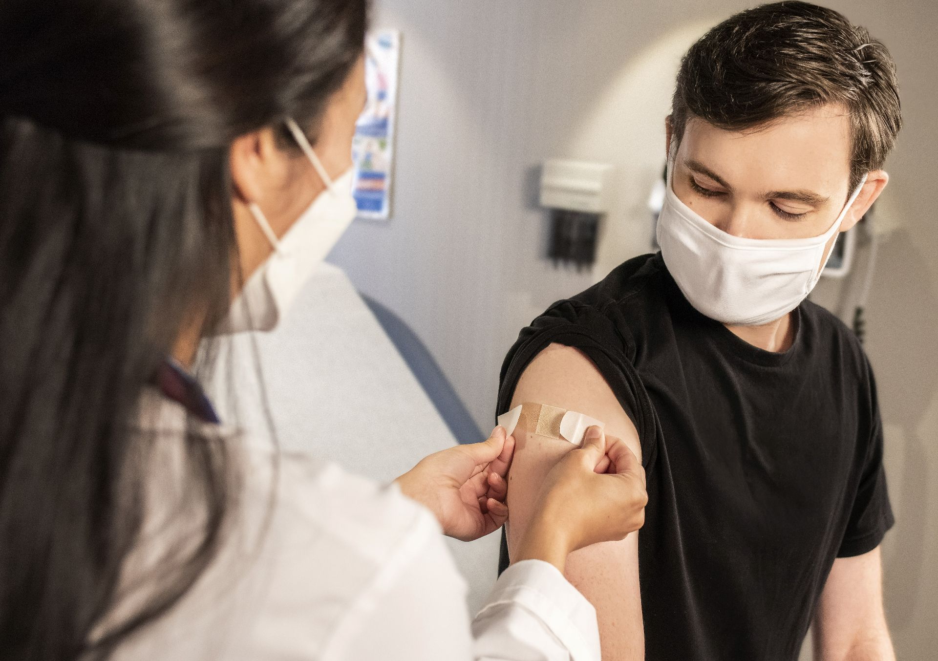 Grecia: 150 de euro pentru fiecare tânăr care se vaccinează anti-COVID