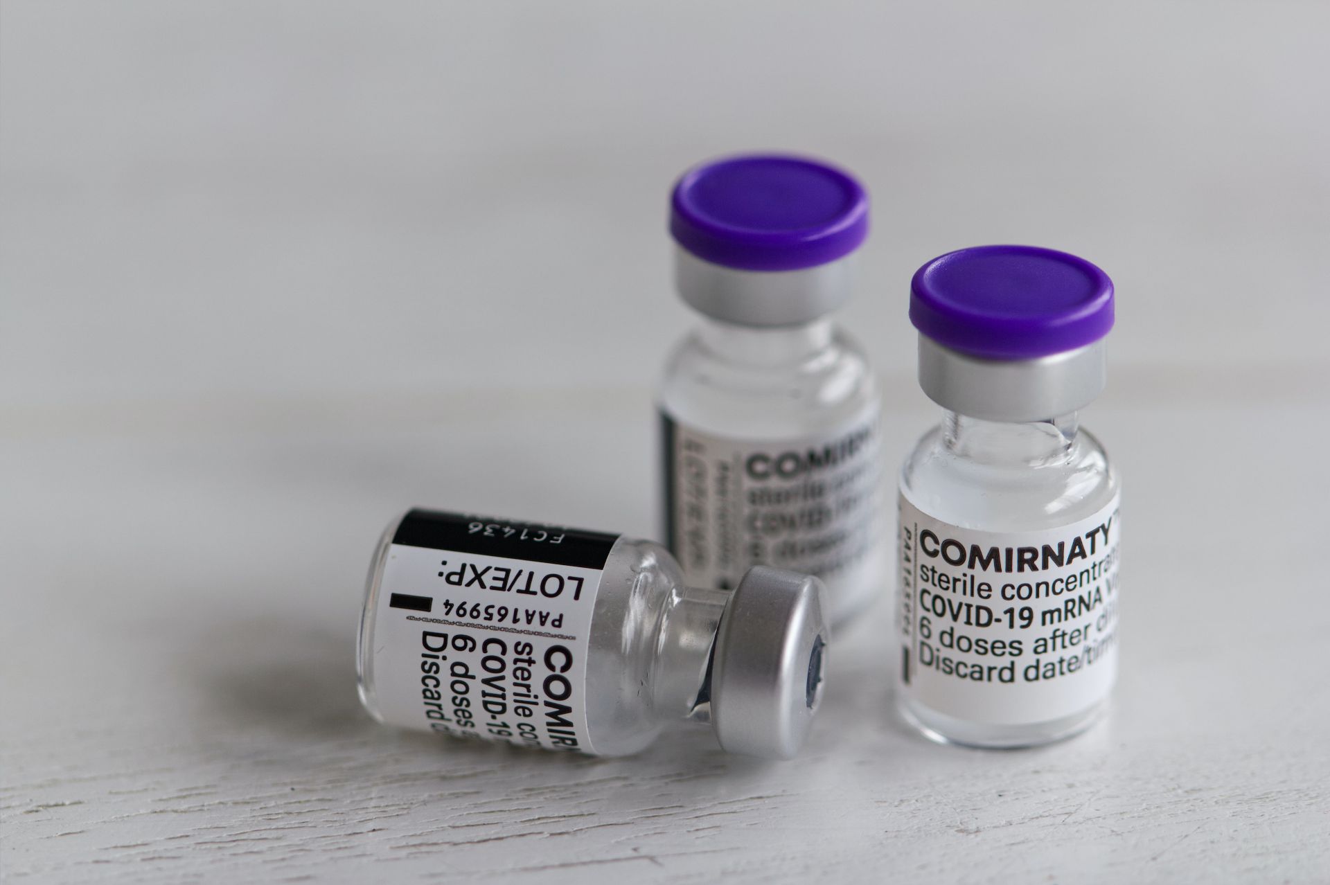 A treia doză de vaccin Pfizer are efecte secundare similare cu cele de după a doua