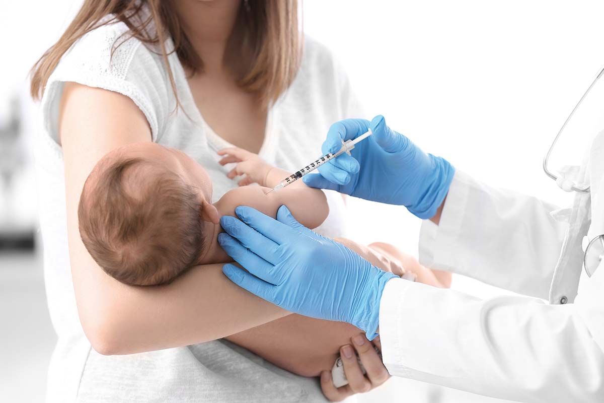 ANMDMR: un vaccin fabricat în Polonia nu se administrează nou-născuților sub 2 kilograme