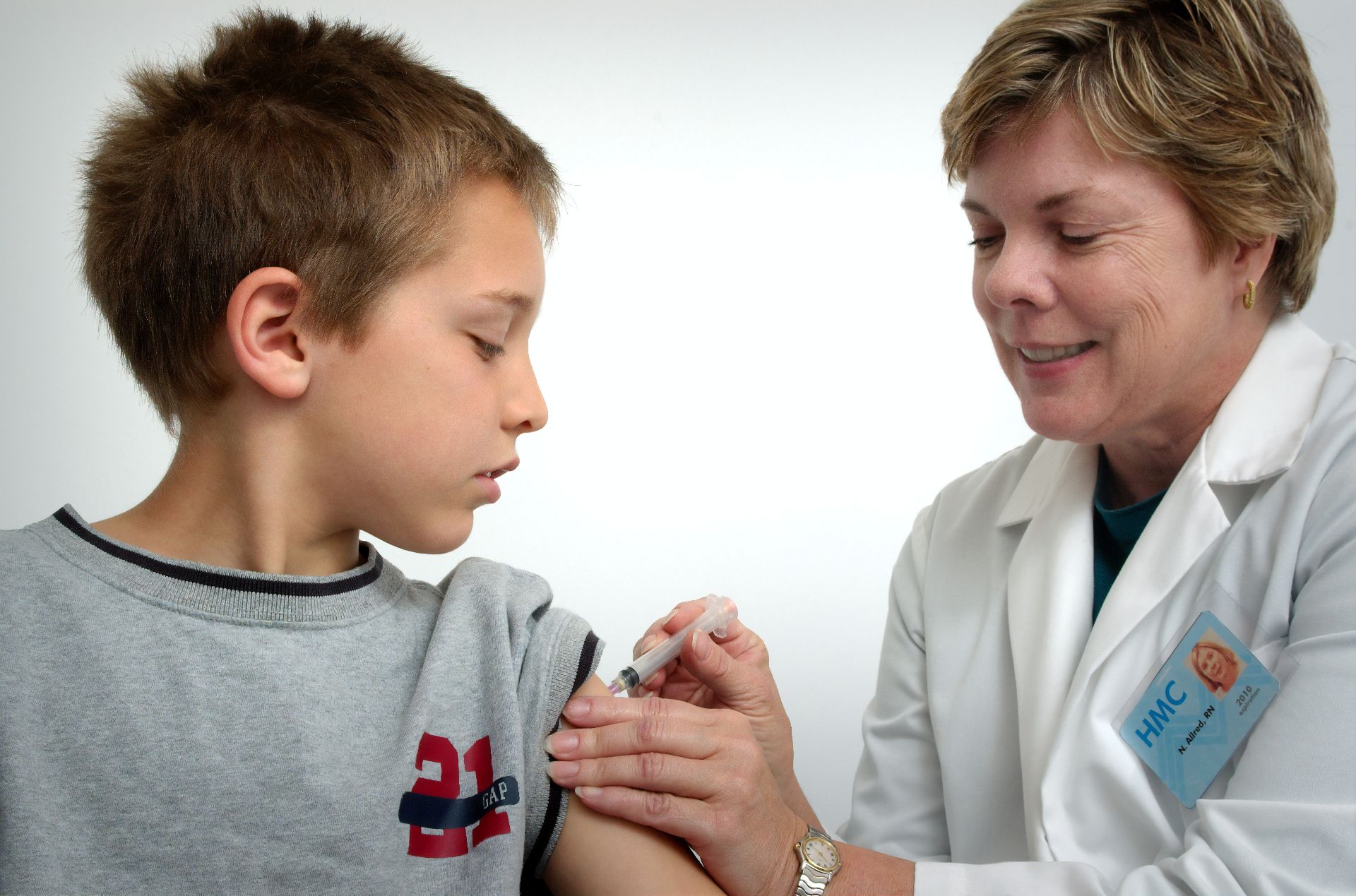 EMA recomandă vaccinarea copiilor cu vârste între 5 și 11 ani