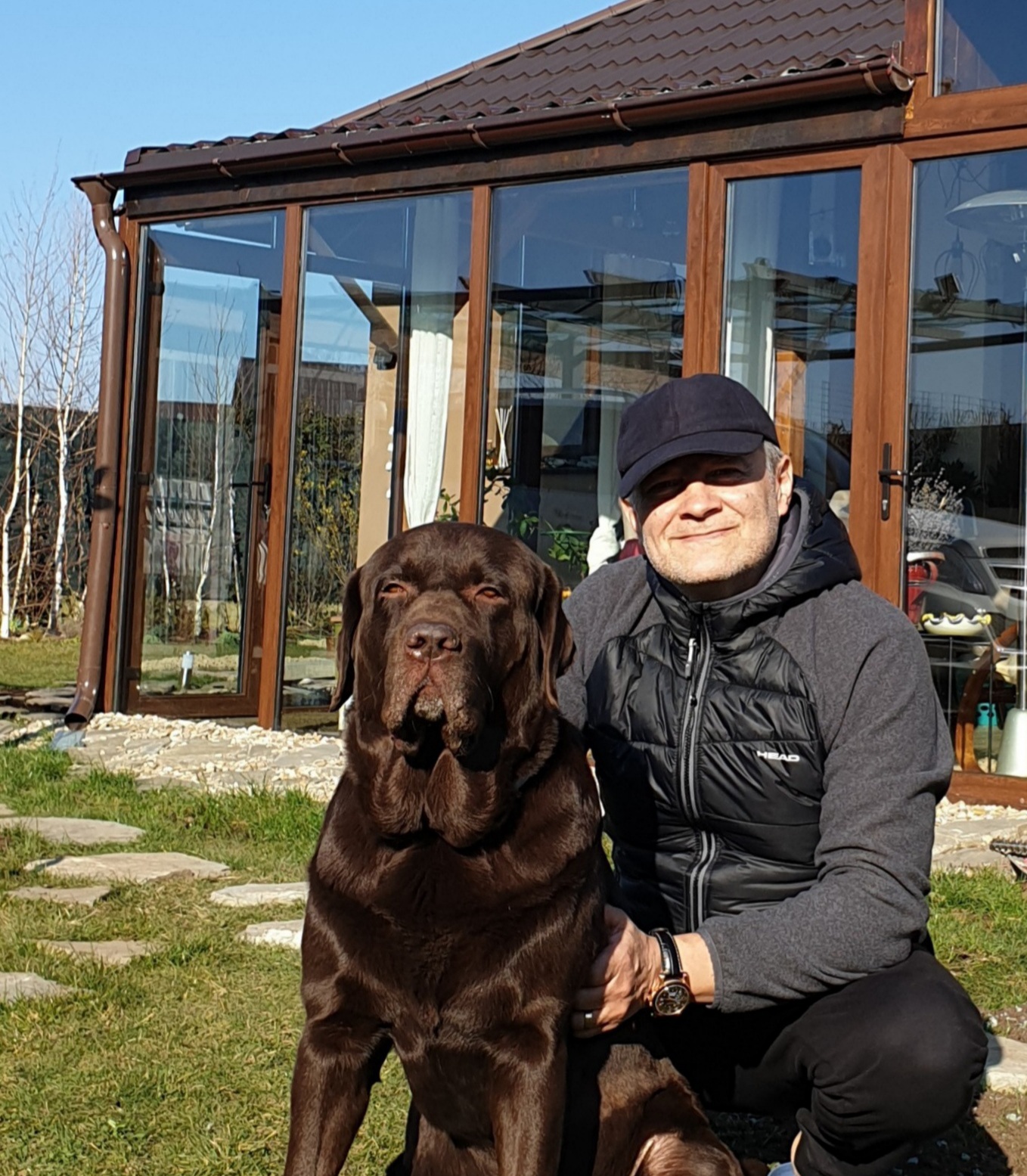 Dr. Cornel Lungu și povestea labradorului Bruno: „El e sursa veseliei și bucuriei familiei noastre”