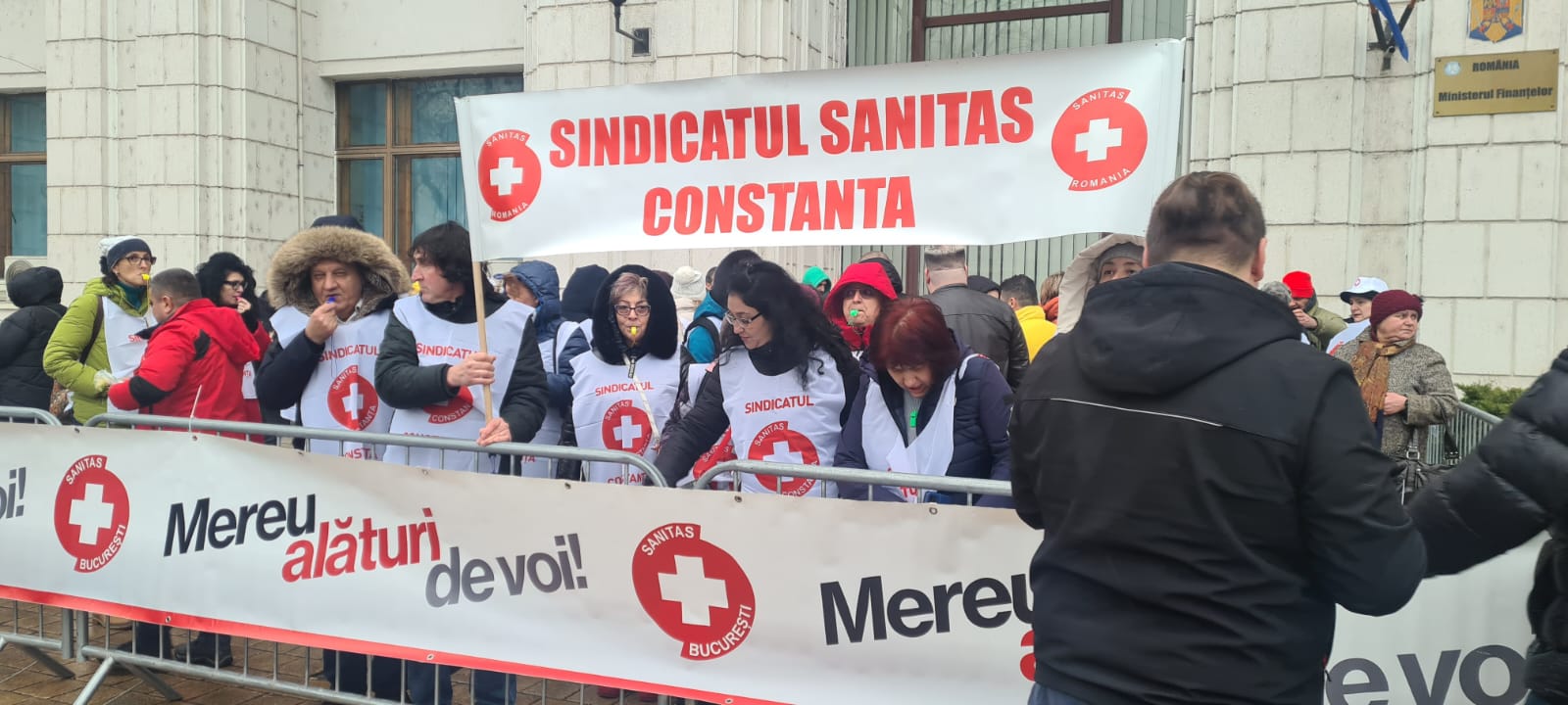 SANITAS protestează în fața Ministerului Finanțelor 