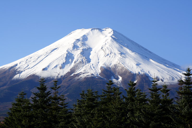 Un alpinist nonagenar a ajuns pe vârful Muntelui Fuji în scaun cu rotile