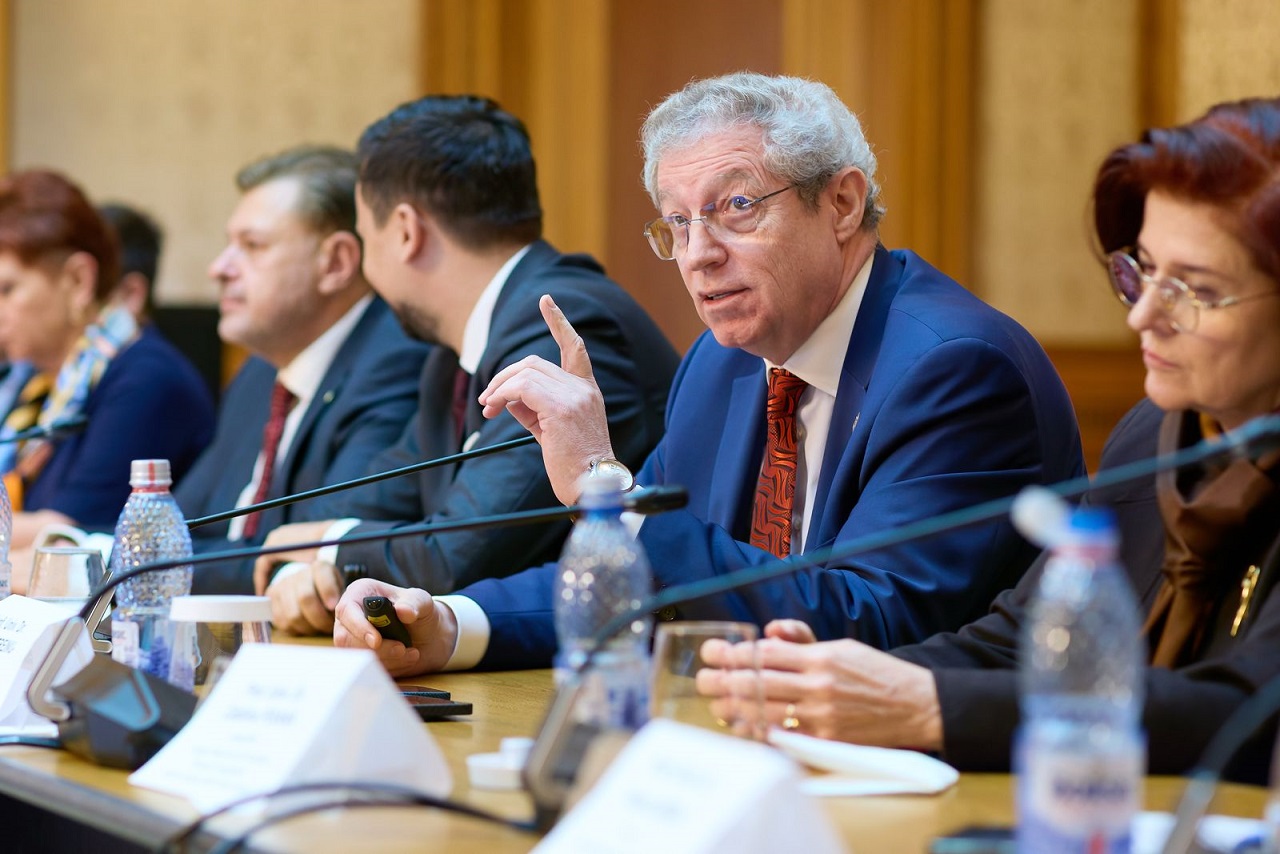 Prof. dr. Adrian Streinu-Cercel: „Vaccinarea antigripală a copiilor este un scut de protecție pentru întreaga comunitate”