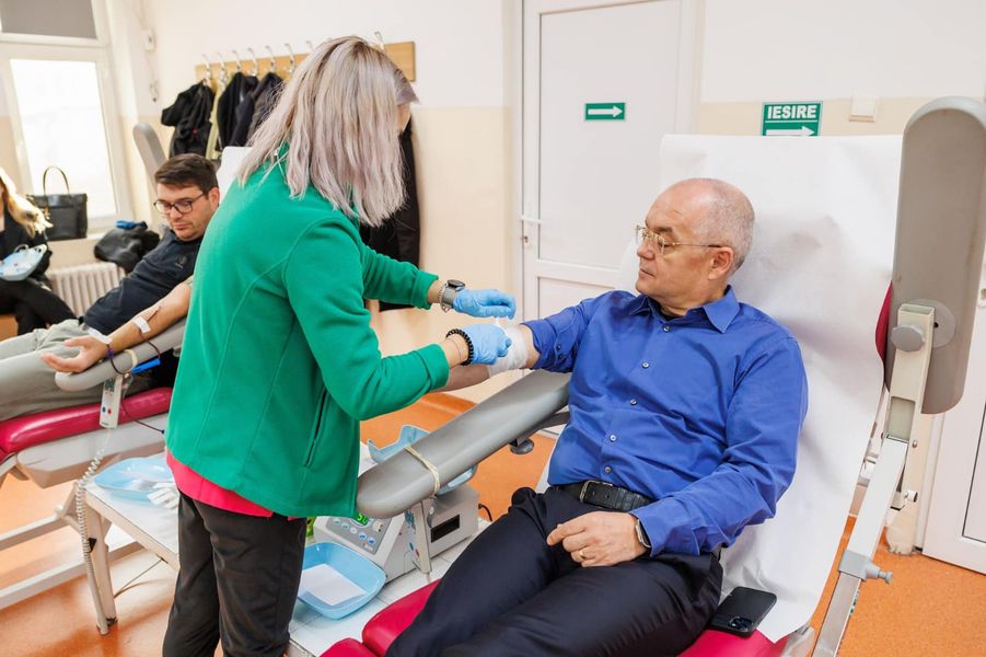 Primarul municipiului Cluj-Napoca a donat sânge, în cadrul unei campanii organizate de administrația locală 