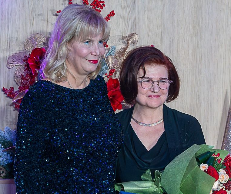 Prof. dr. Cătălina Poiană, președinta CMR, a fost premiată