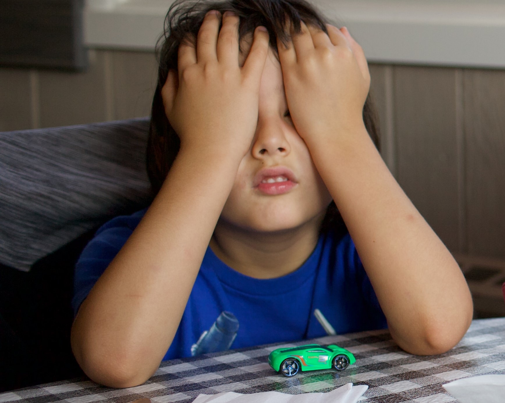 Studiu: șapte din zece copii s-au plâns cel puțin o dată de durere de cap