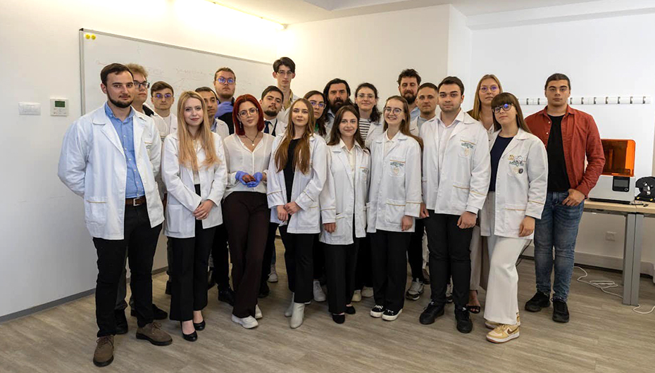 Studenții români au participat la o competiție mondială pentru realizarea unei inimi artificiale