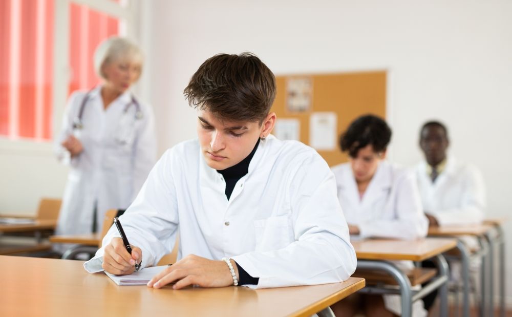 Examenul pentru obținerea titlului de specialist, într-o nouă etapă?
