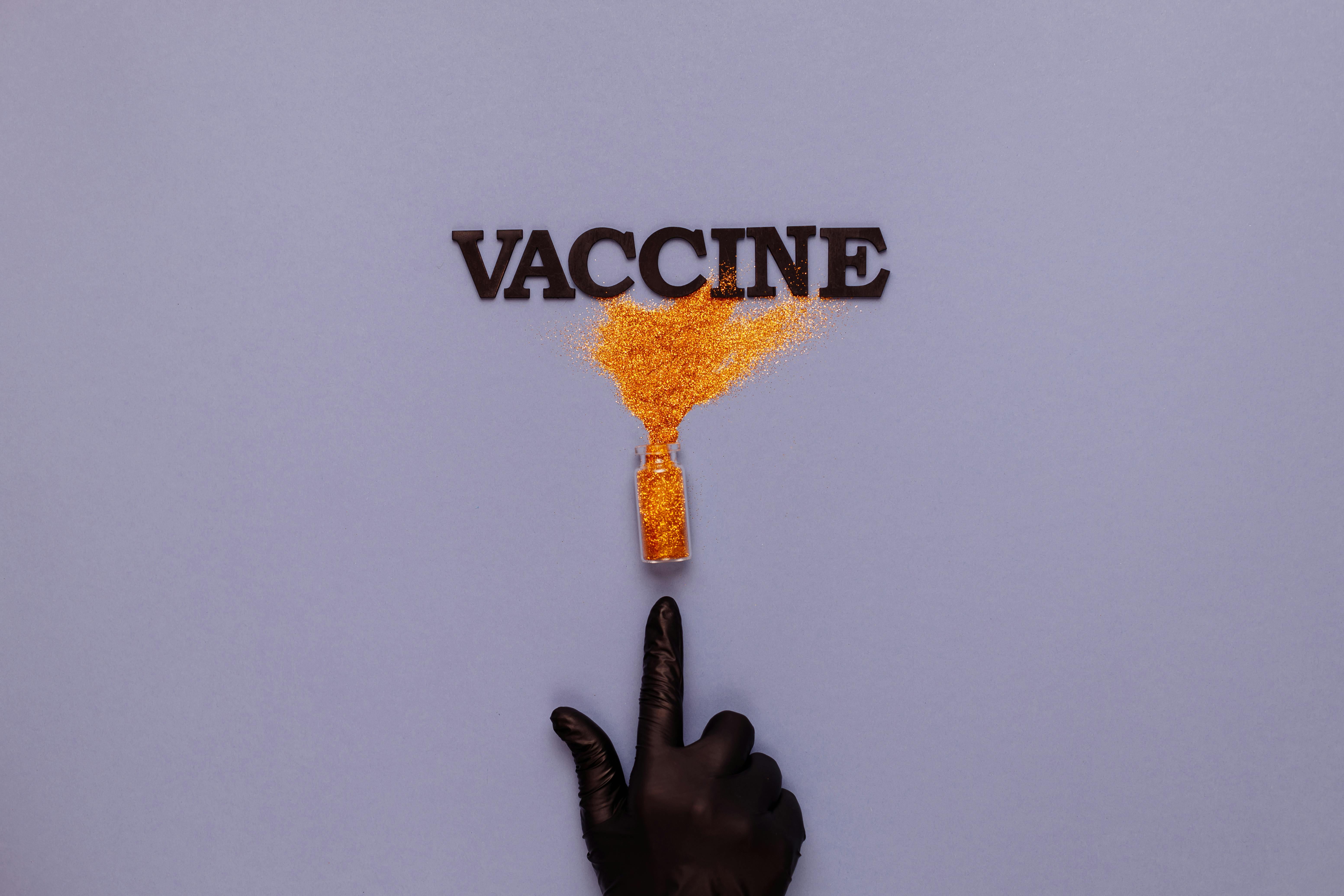 Ratele de vaccinare din România scad îngrijorător de mult