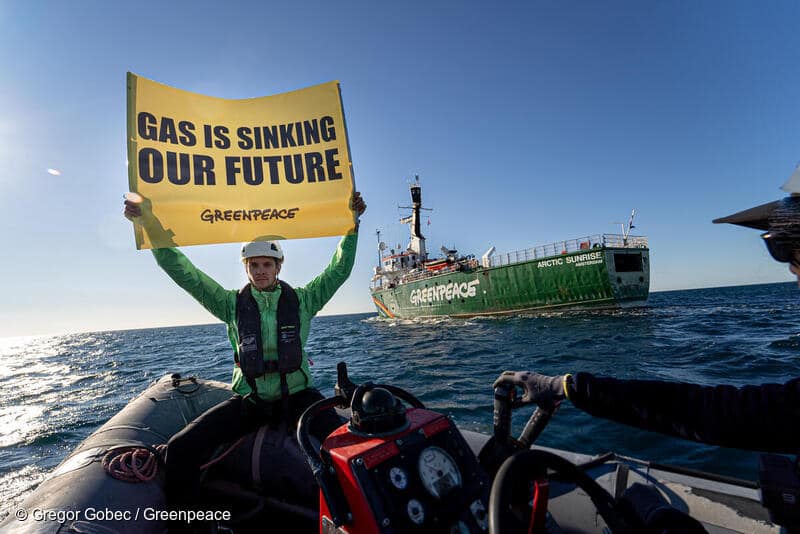 Greenpeace: exploatarea gazelor offshore, o ameninţare pentru Marea Neagră