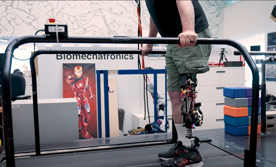 Genunchi bionic pentru persoanele cu amputații