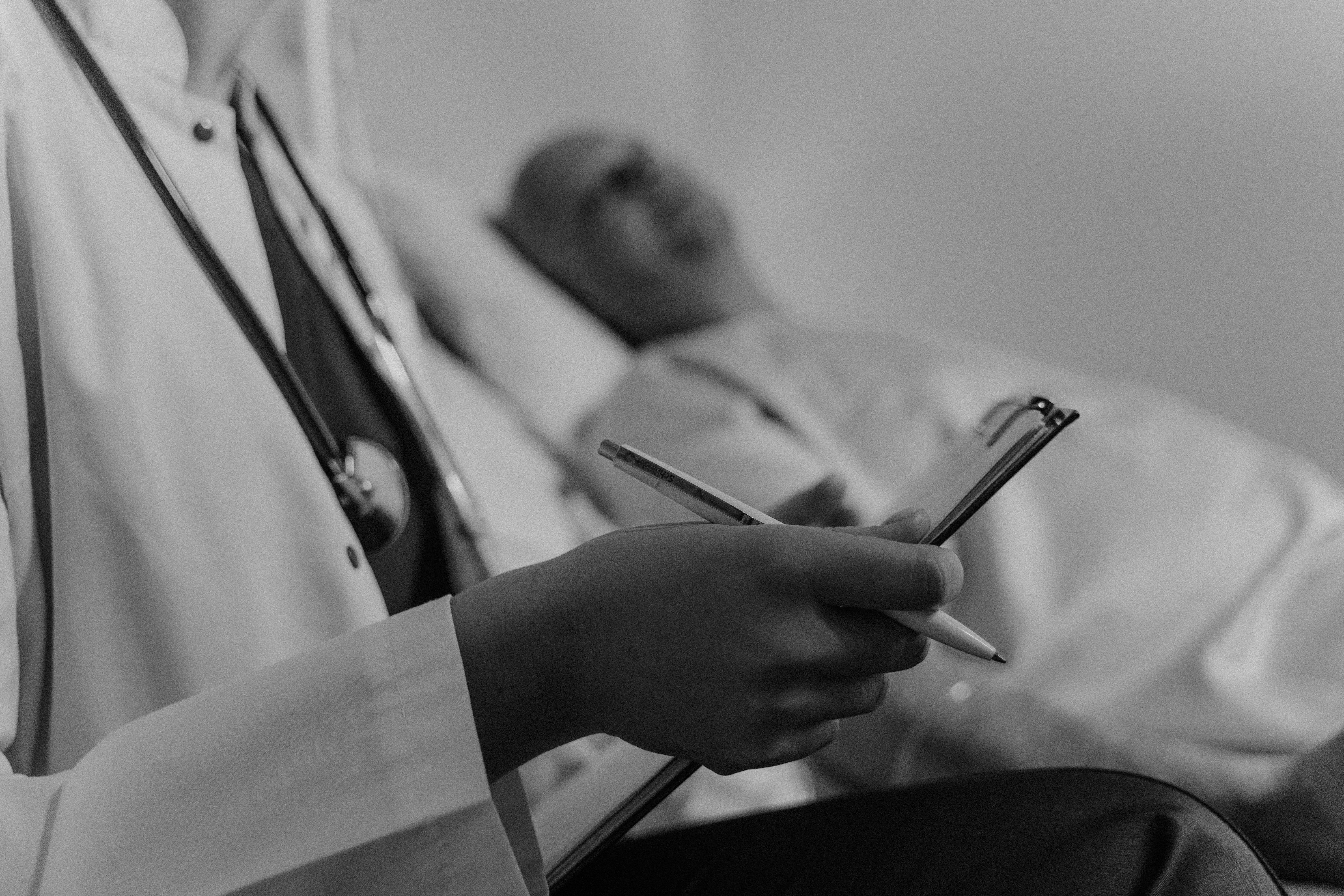 Pacient grav bolnav din Franța, monitorizat pentru că este primul om infectat vreodată cu virusul Shamonda