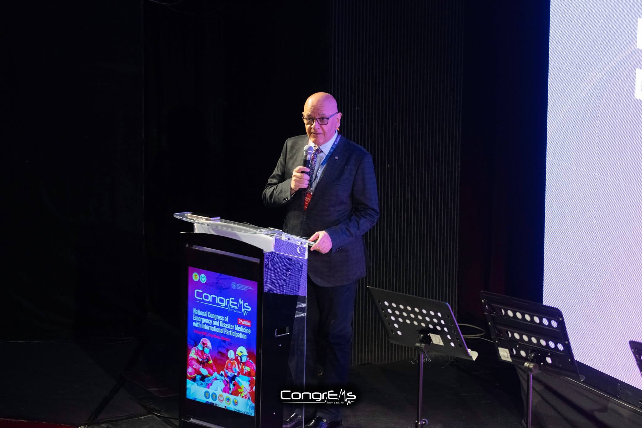 Dr. Raed Arafat a transmis un mesaj de încurajare tinerilor la CongrEMs