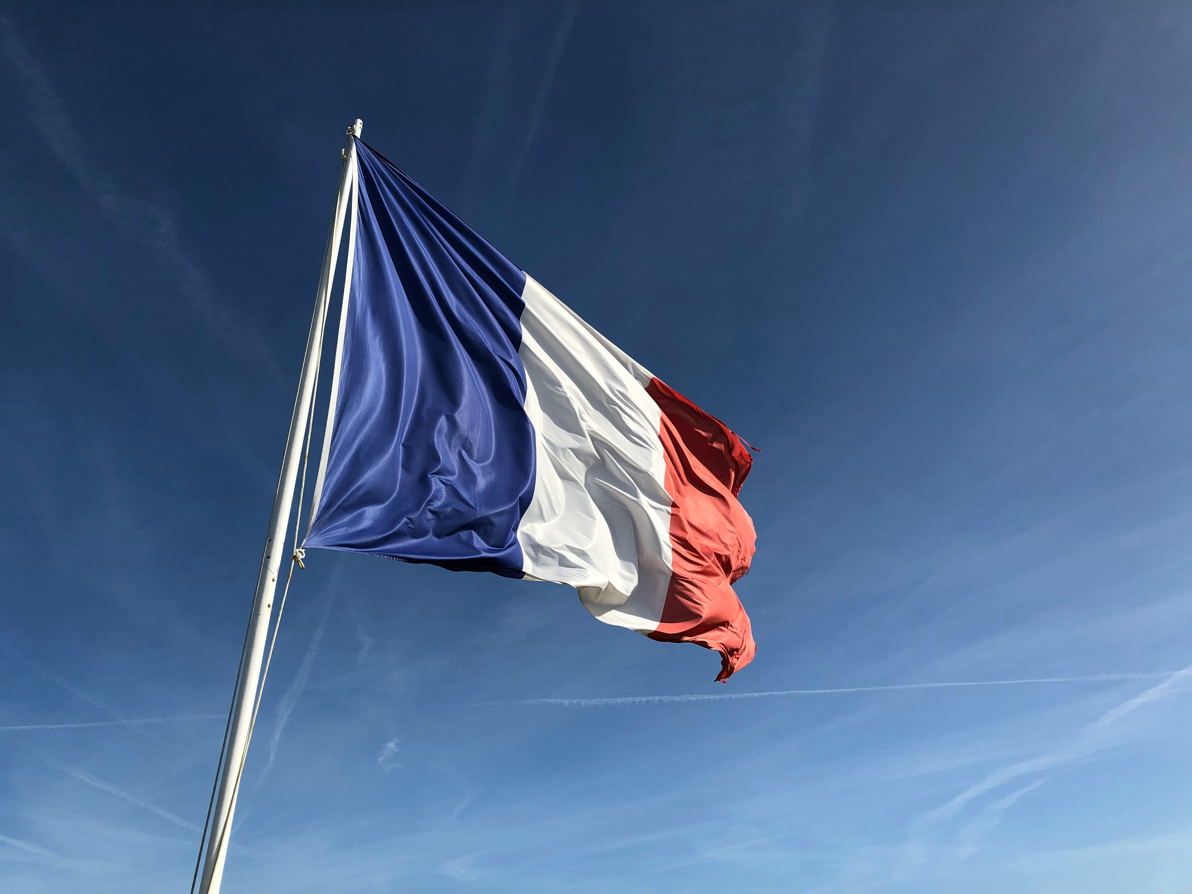 Franța devine prima ţară din lume care înscrie în Constituţie dreptul la avort