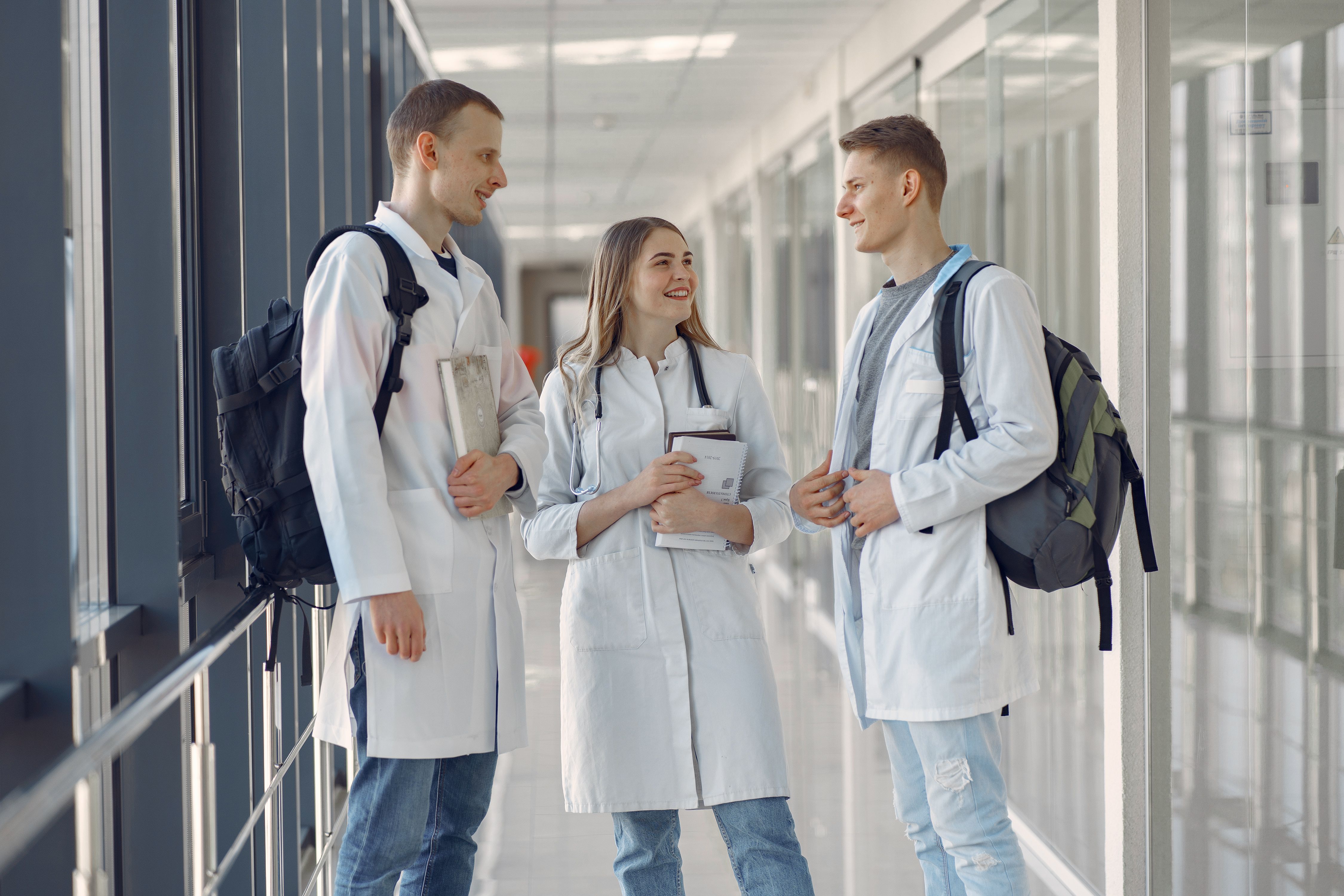 În UMF București au fost acordate aproape 4.300 de burse pentru sute de studenți