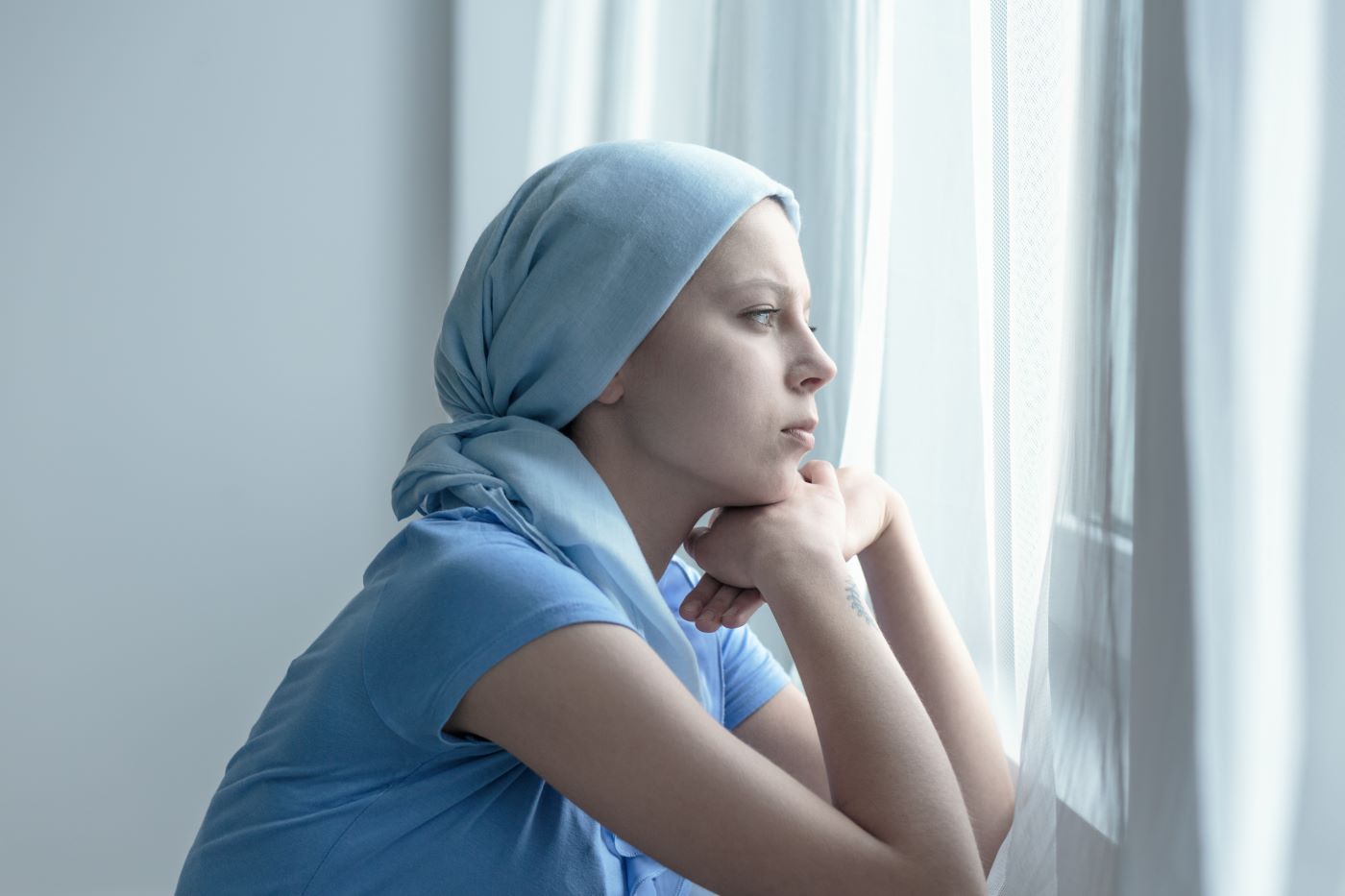 Femeile expuse la ”substanțe chimice permanente”, risc crescut de a dezvolta mai multe tipuri de cancer (studiu) 