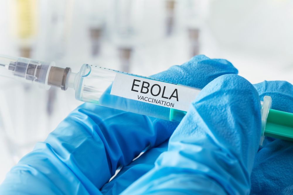 Un vaccin împotriva virusului Ebola Bundibugyo va fi testat pe oameni